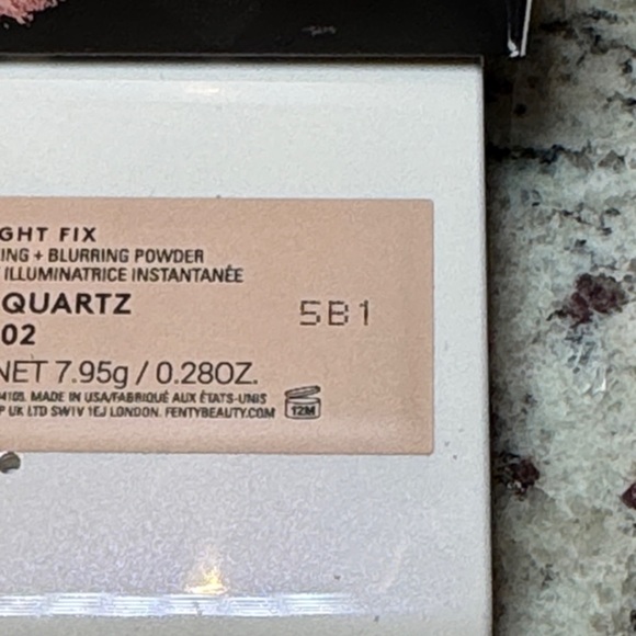 Fenty Beauty Rose Quartz Blurring Powder - Picture 7 of 8